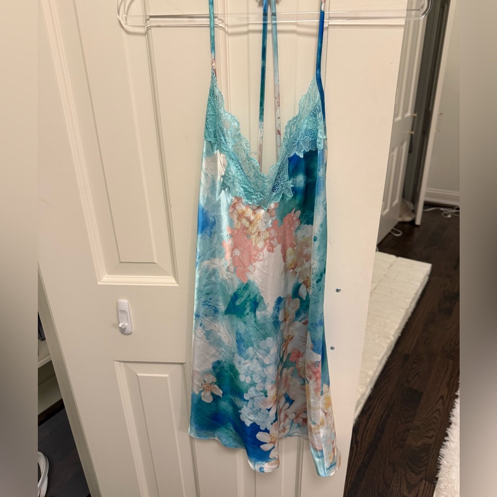 In bloom by jonquil Casablanca chemise size small , EUC no flaws